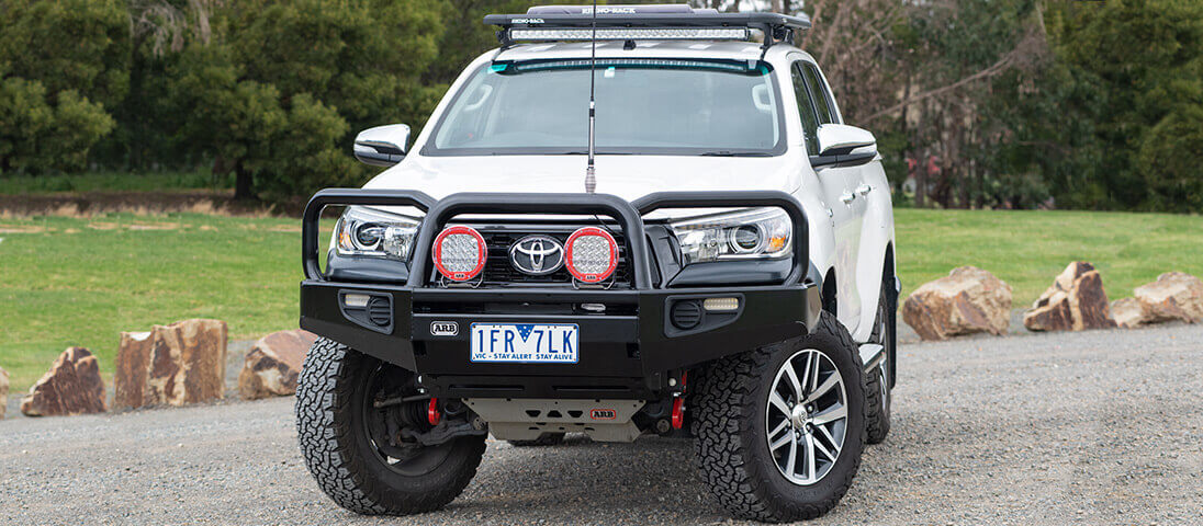 ToyotaHilux18_commbar_1